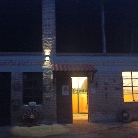 Bed and Breakfast Felix House Codevilla Exterior foto