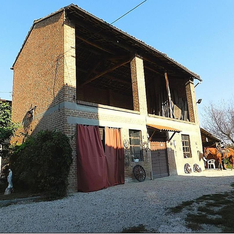 Bed and Breakfast Felix House Codevilla Exterior foto