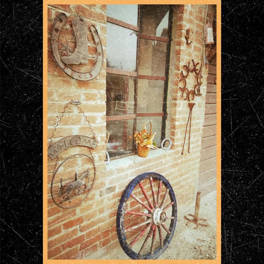 Bed and Breakfast Felix House Codevilla Exterior foto