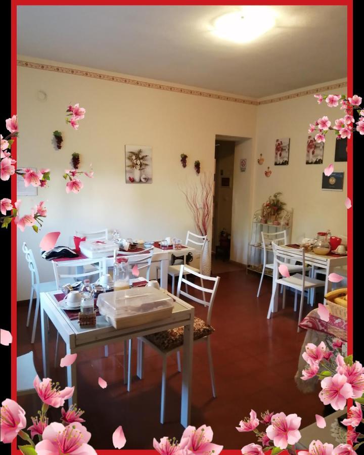 Bed and Breakfast Felix House Codevilla Exterior foto