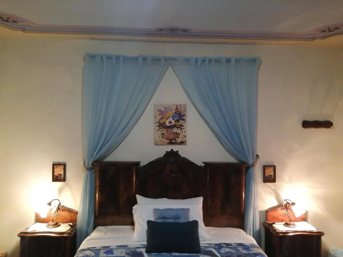 Bed and Breakfast Felix House Codevilla Exterior foto