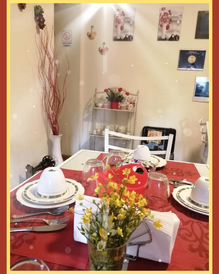 Bed and Breakfast Felix House Codevilla Exterior foto