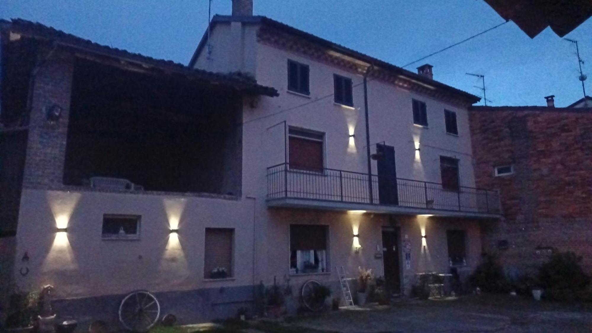Bed and Breakfast Felix House Codevilla Exterior foto
