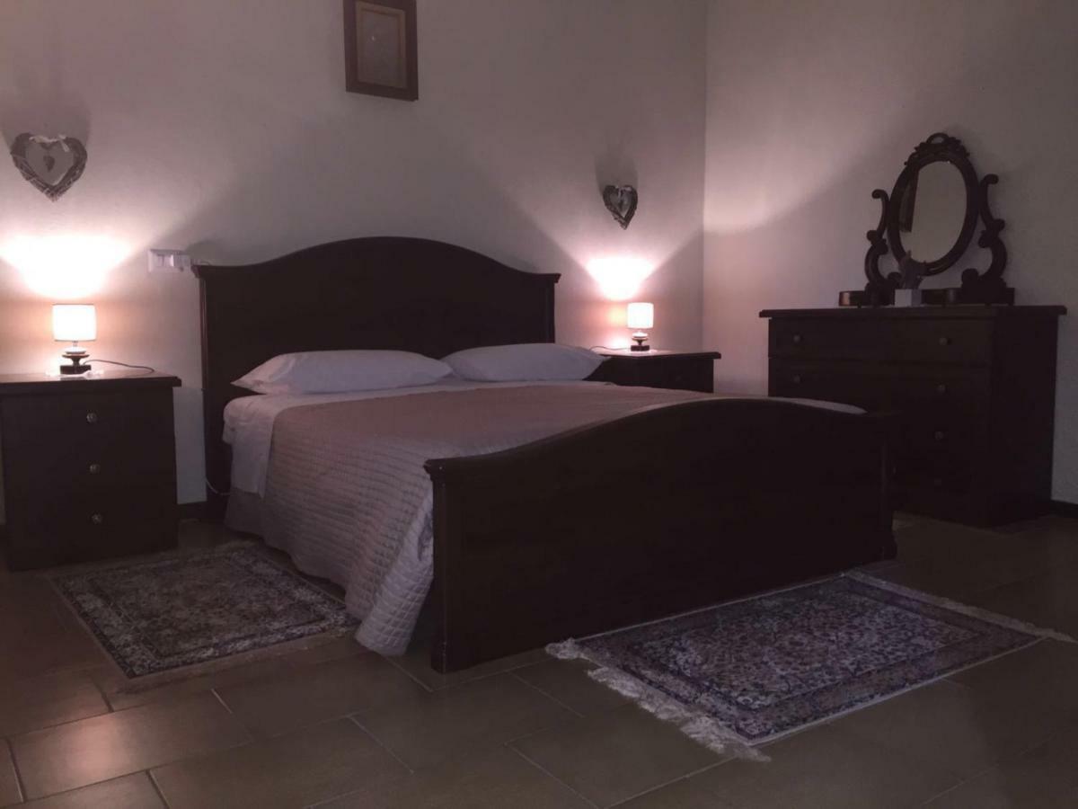 Bed and Breakfast Felix House Codevilla Exterior foto