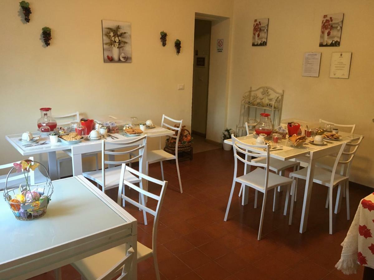 Bed and Breakfast Felix House Codevilla Exterior foto